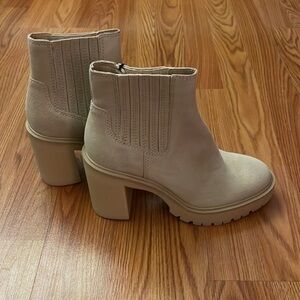 Dolce Vita Caster H2O Booties. NWT